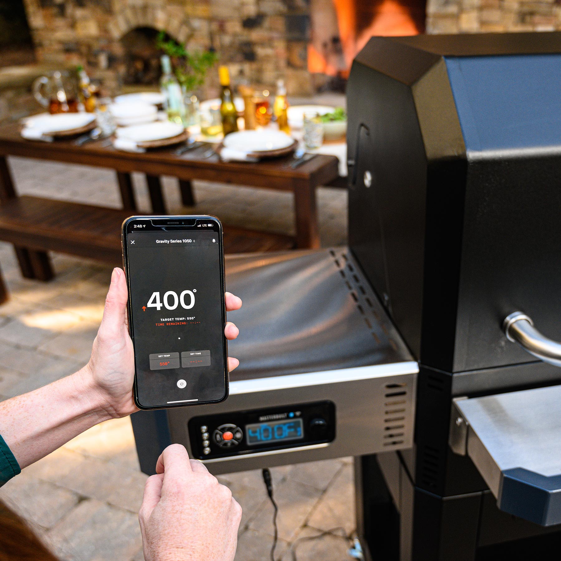 Masterbuilt Gravity Series 1050 Digital Charcoal BBQ + Smoker