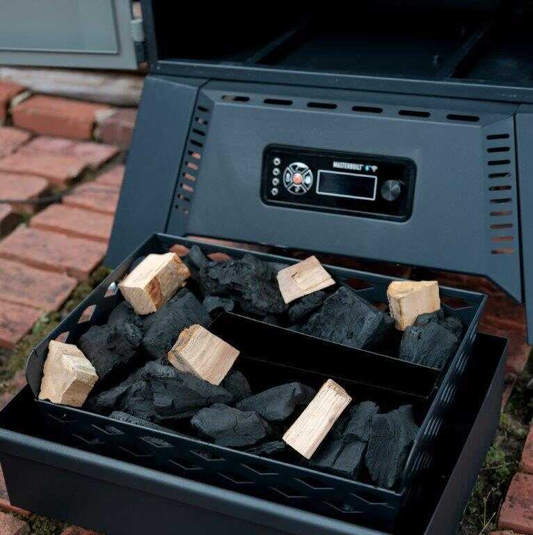 Masterbuilt 40 Digital Charcoal Smoker