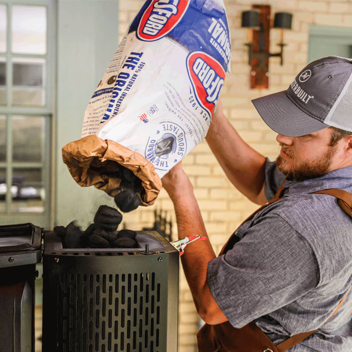 Masterbuilt Gravity Fed 560 Charcoal Smoker/BBQ
