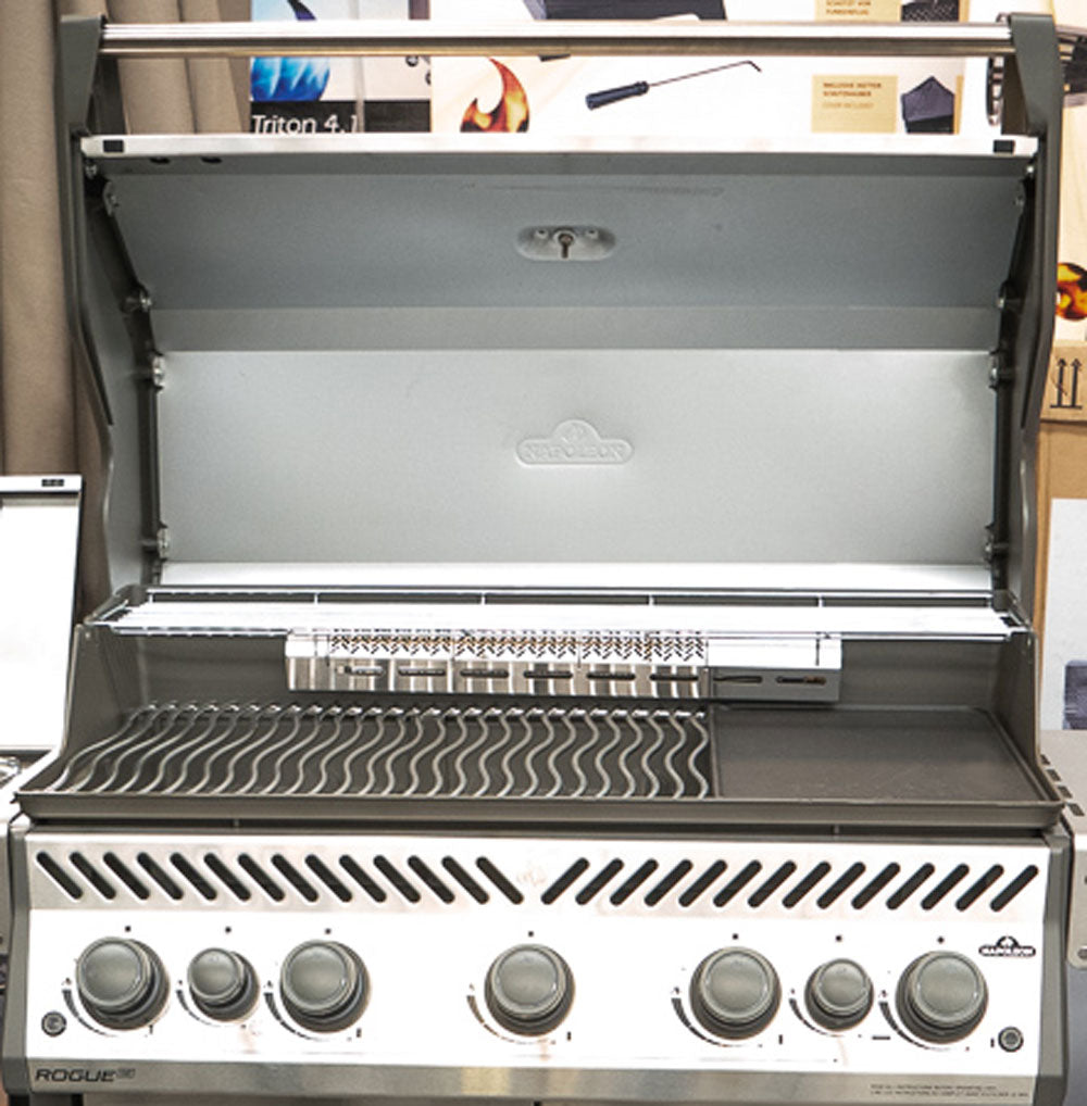Napoleon Rogue SE 625 RSIB 5 Burner BBQ with Infrared Side and Rear Burners