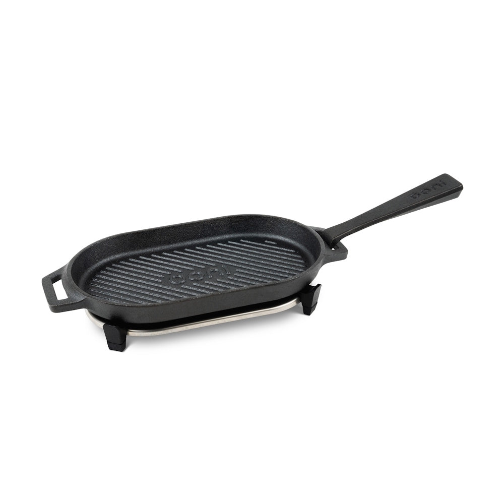 Ooni Cast Iron Sizzler Pan with Removable Handle and Stainless Steel Trivet