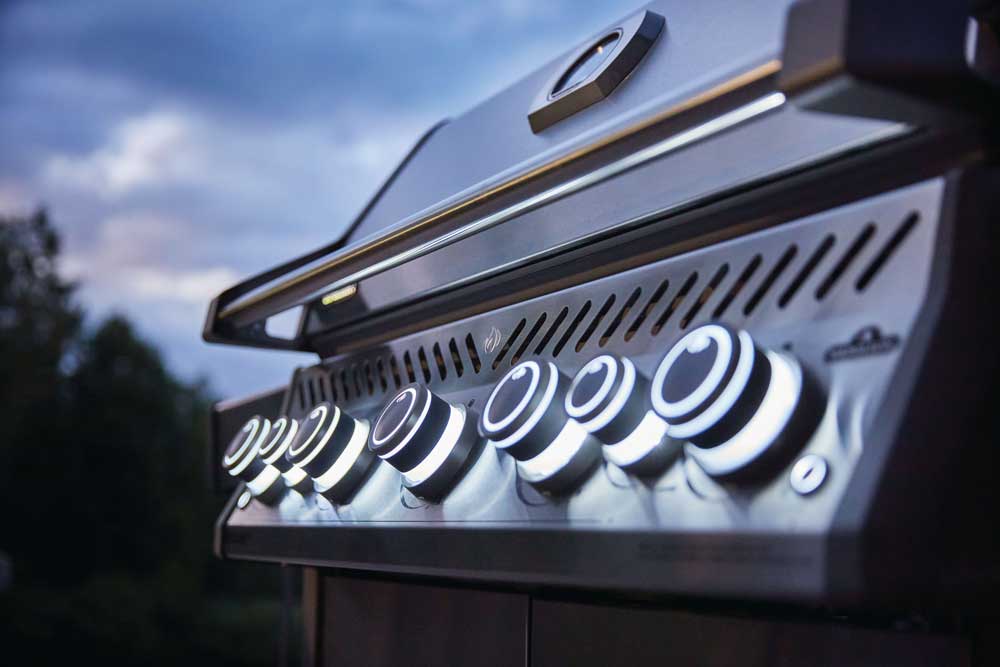 Napoleon Rogue SE 625 RSIB 5 Burner BBQ with Infrared Side and Rear Burners