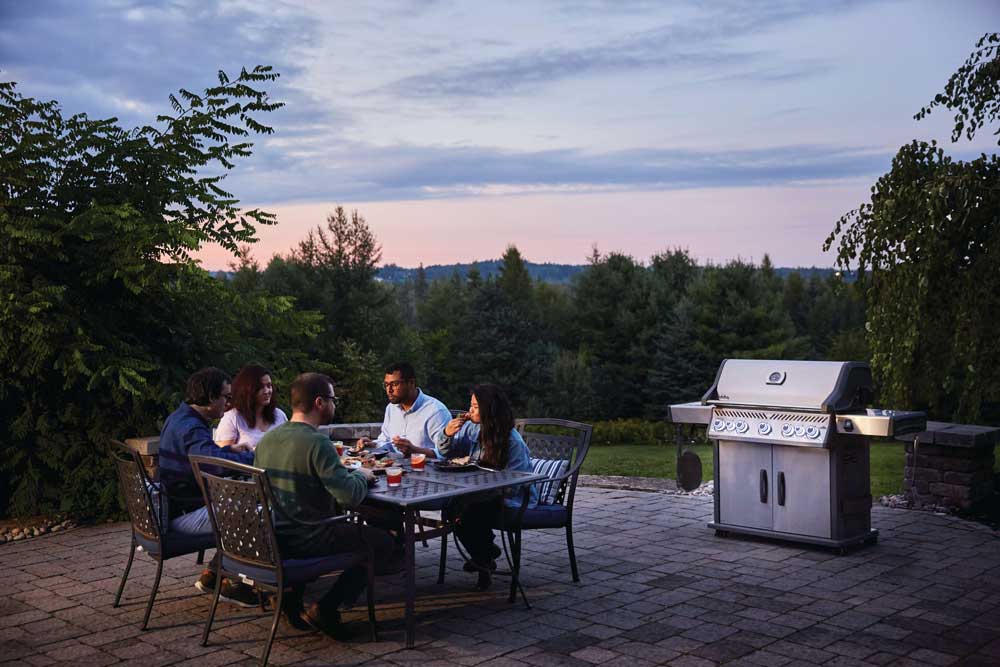 Napoleon Rogue SE 625 RSIB 5 Burner BBQ with Infrared Side and Rear Burners