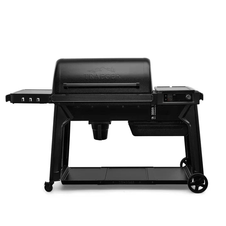 Traeger Woodridge Pro Pellet Grill & Smoker Starter Bundle