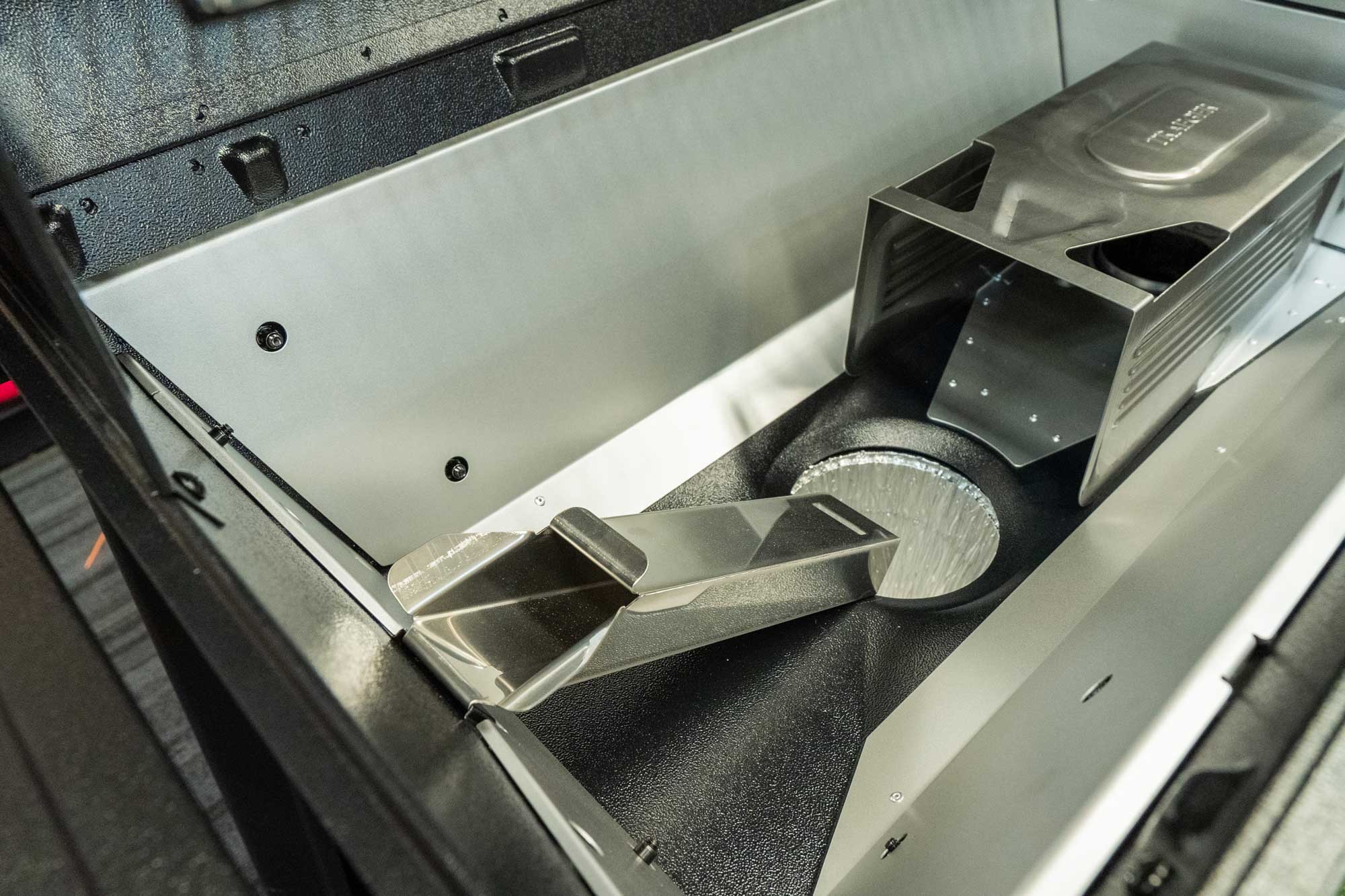 Traeger Woodridge Pro Pellet Grill & Smoker Starter Bundle