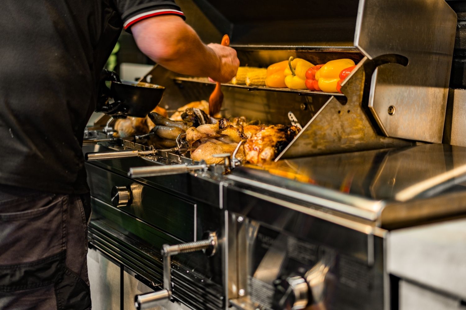 Tucker Charcoal Deluxe Pro Lifestyle Cooking