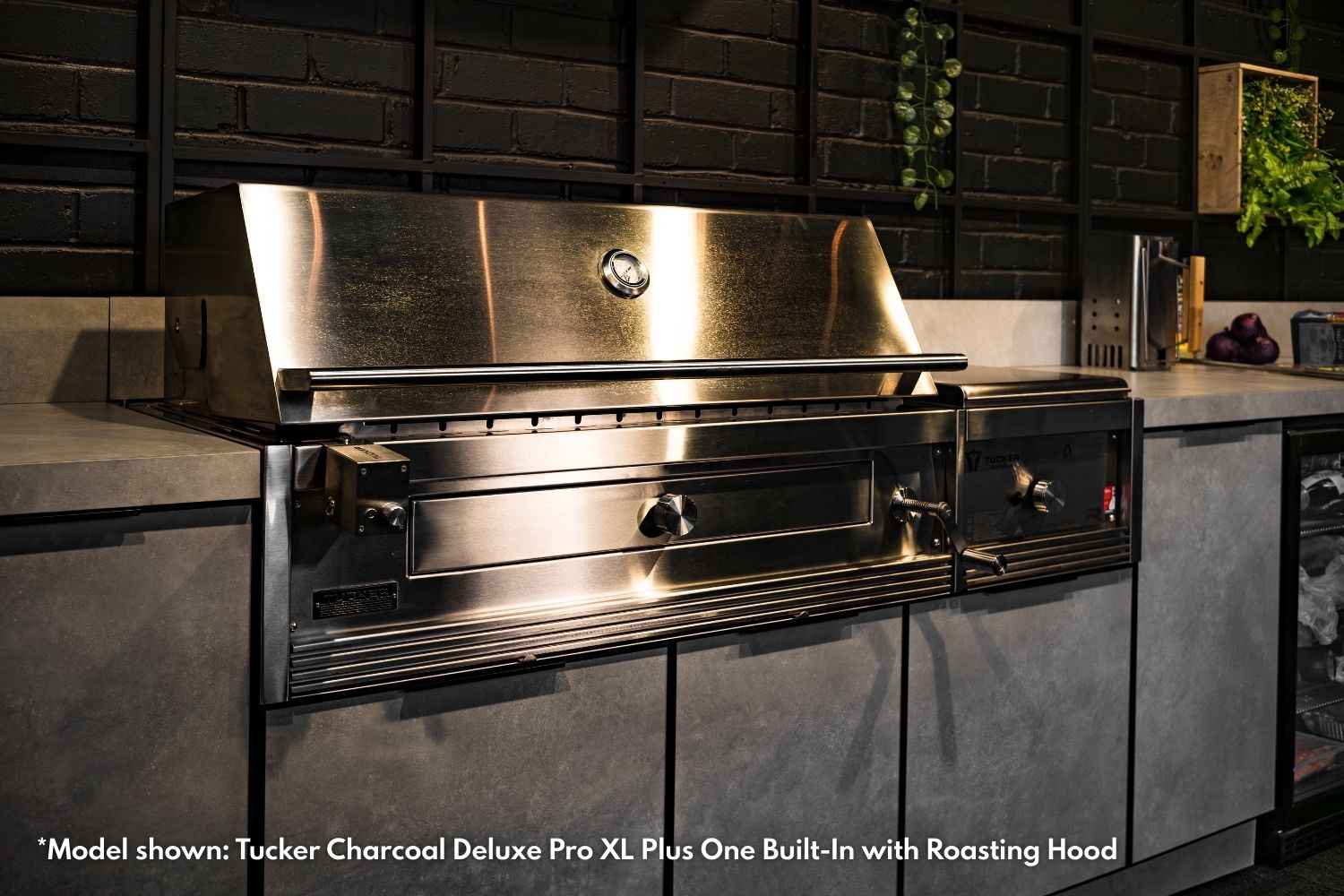 Tucker Charcoal Deluxe Pro XL + 1