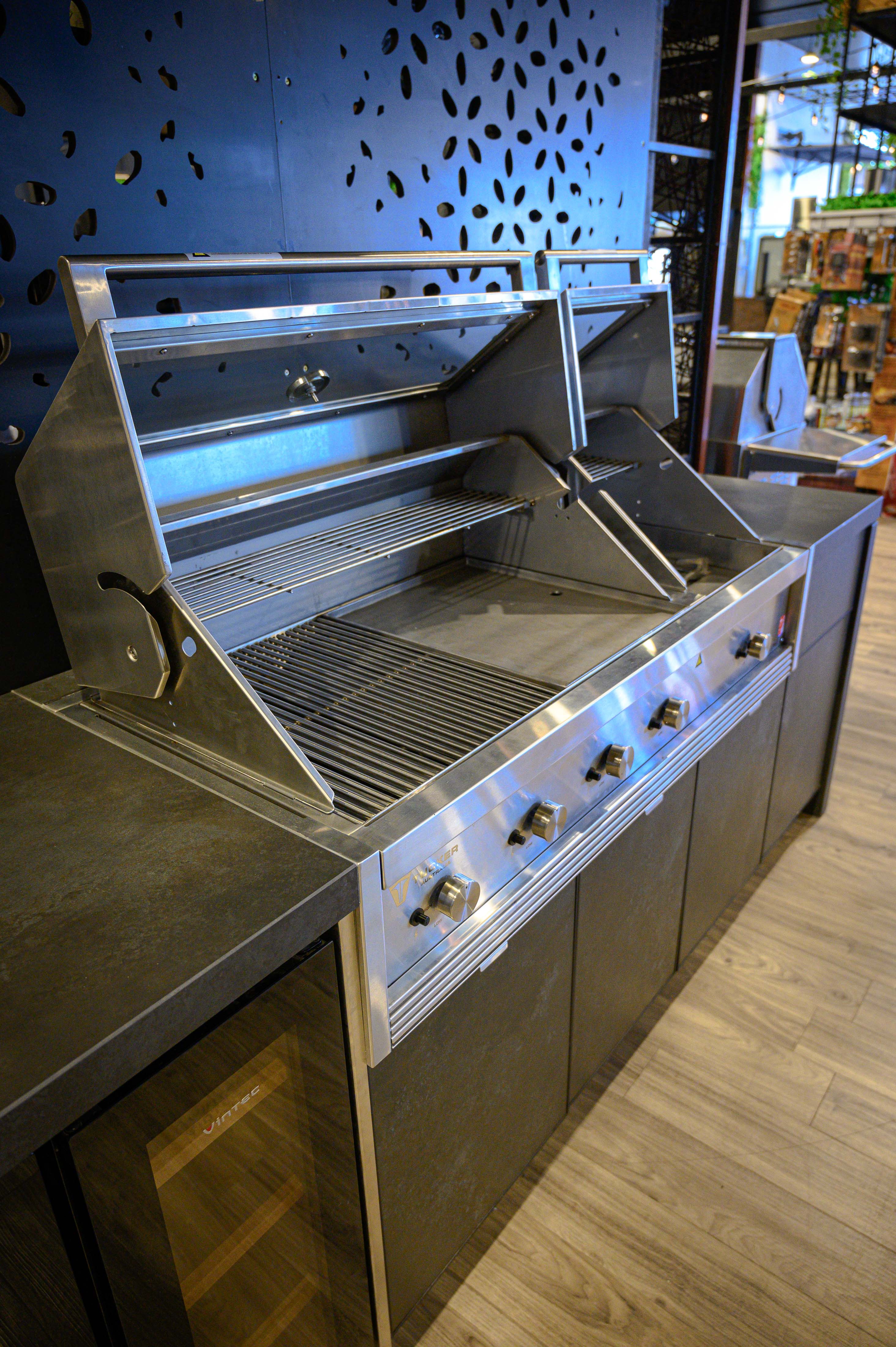 Tucker R Class V8 BBQ Built In