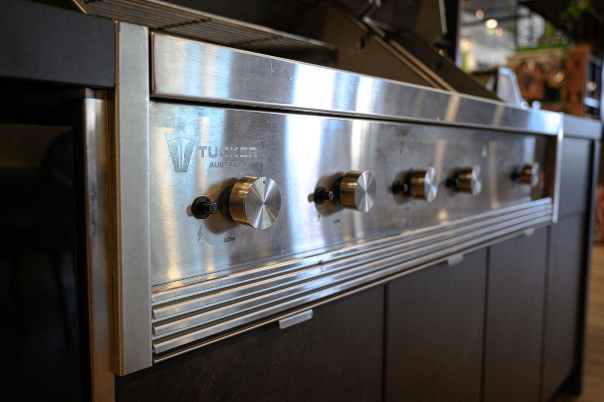 Tucker R Class V8+1 316 Marine Grade BBQ Built In