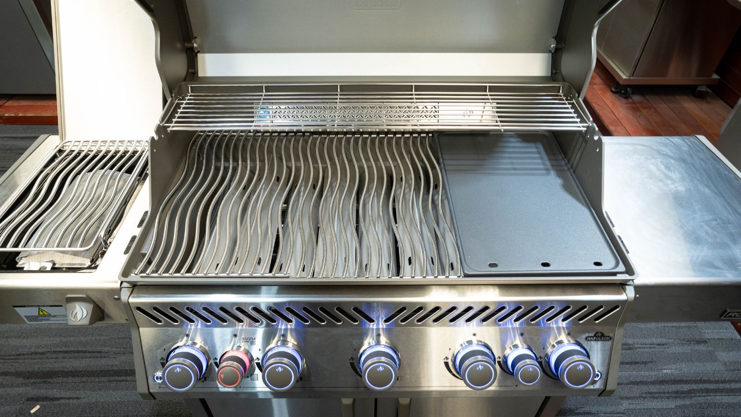 Napoleon Rogue Pro-S 625 SS Burner BBQ with Infrared Sizzle