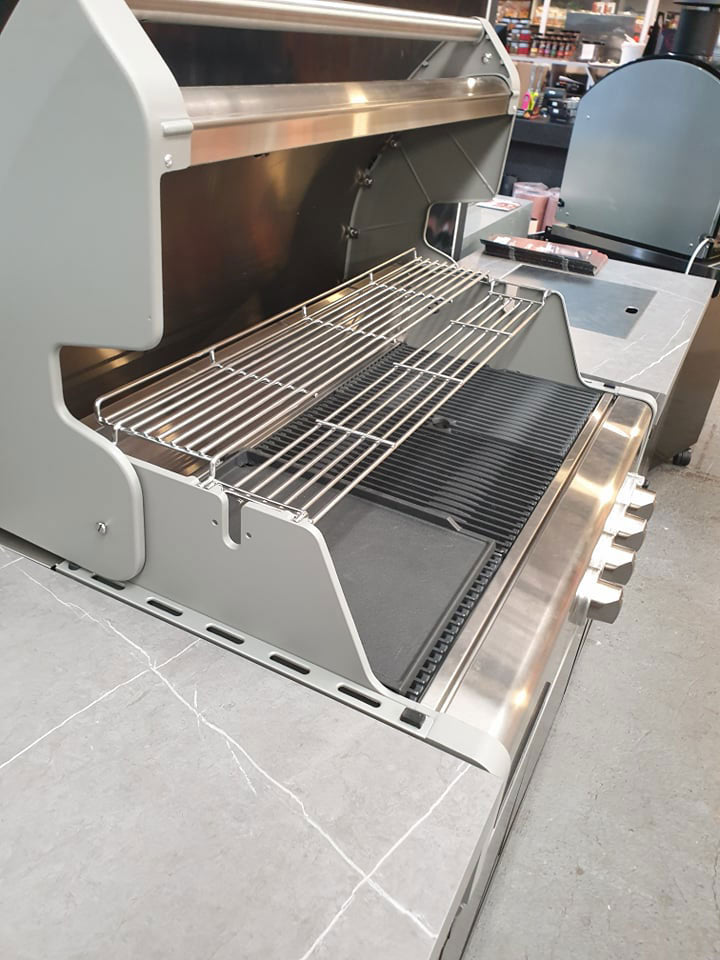 Crossray Outdoor Kitchen 4 Burner BBQ, Double Door Fridge & Storage