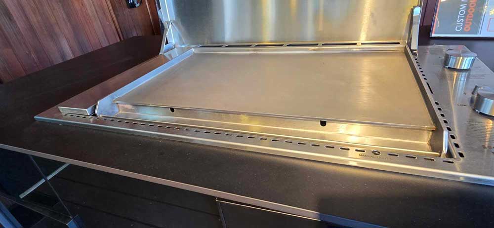 Tucker Horizon Marine Grade Built In BBQ - Full Plate and Flat Lid